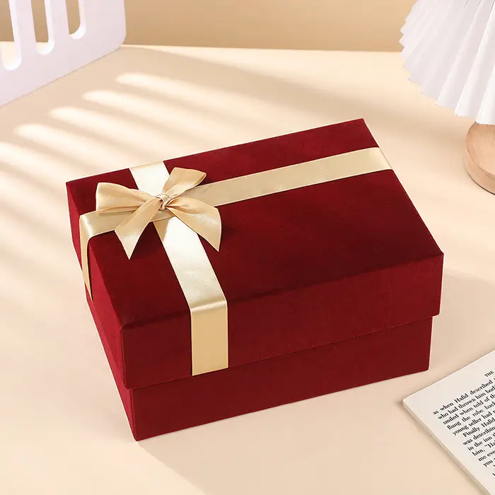 red velvet gift box​