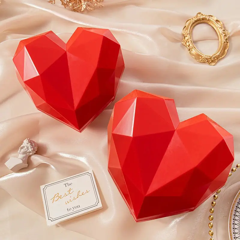 love heart shaped gift box​